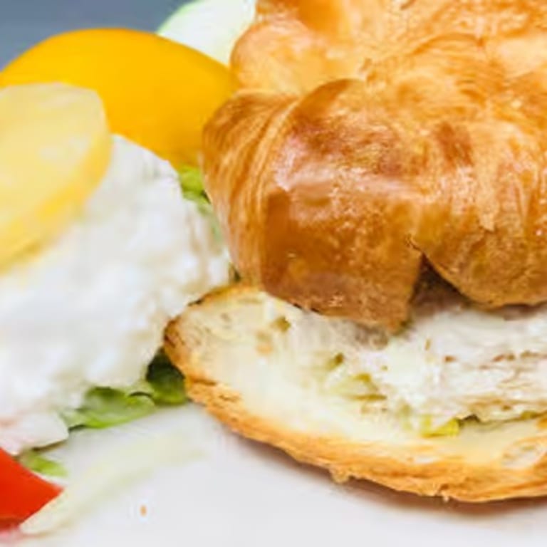 Delicious Chicken Salad: A Fresh American Favorite