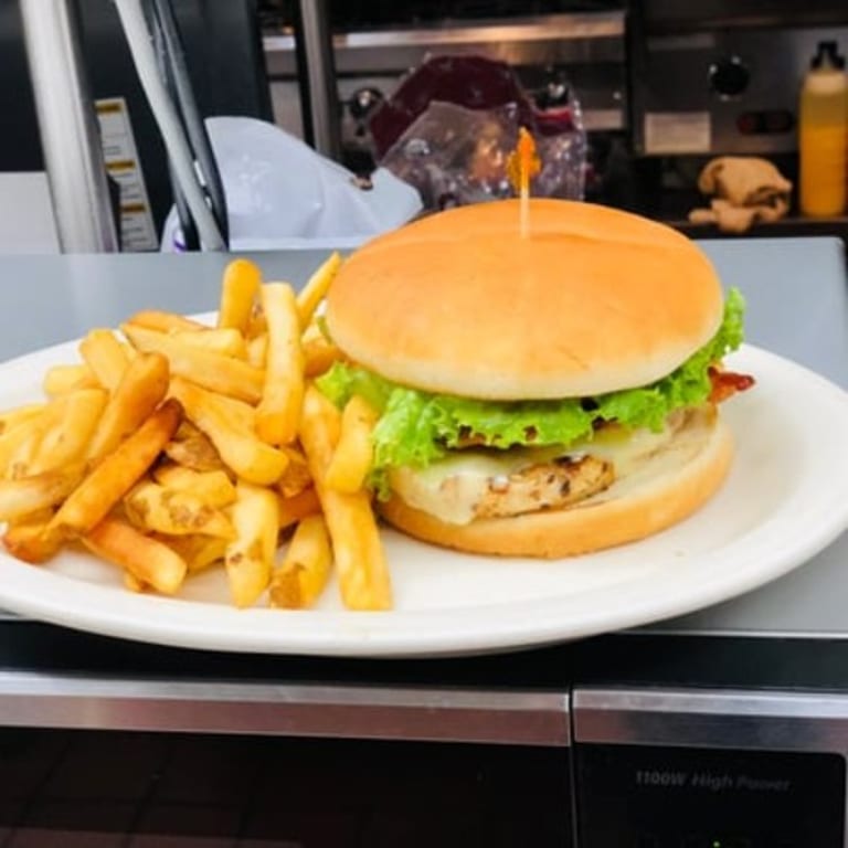 Delicious Chicken Sandwiches: A Must-Try at Our Restaurant