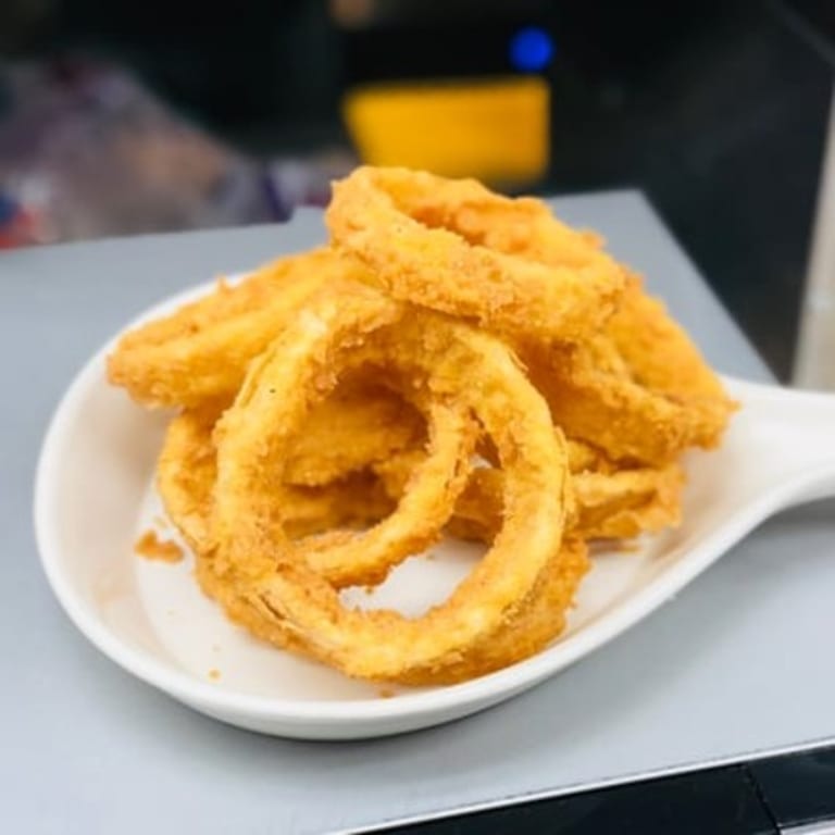 Crunchy Onion Rings: A Diner Favorite